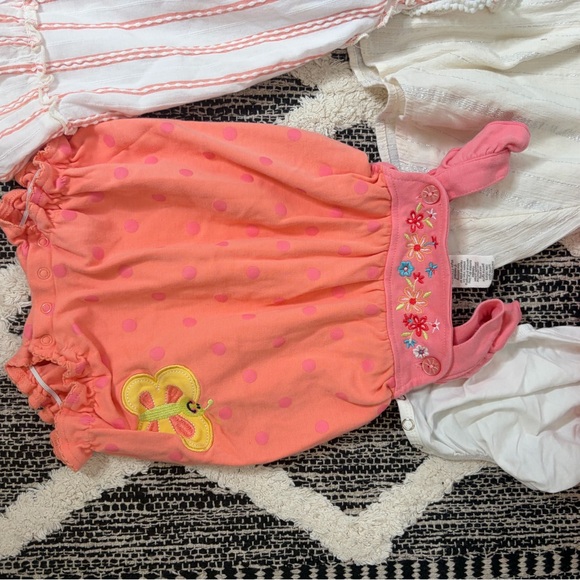 Assorted Baby Girl Clothing Set size 9/12mo - Picture 2 of 6